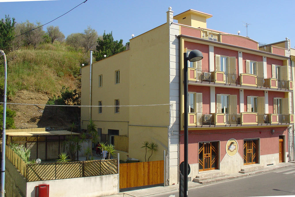 Hotel Piro Torrenova  Екстериор снимка